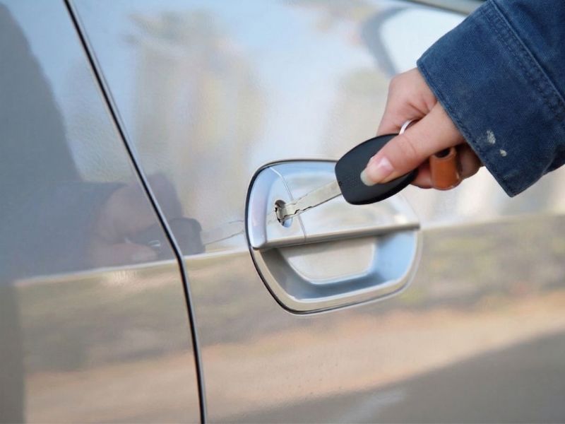 車のインロック・鍵トラブル